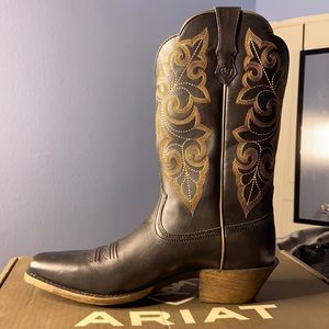 ariat women’s round up ryder boots.